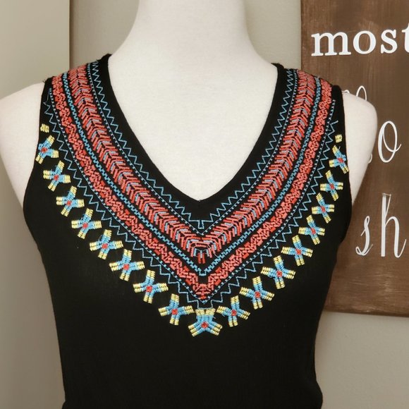 Skies are Blue Mabelle V-Neck Dress - Picture 3 of 7